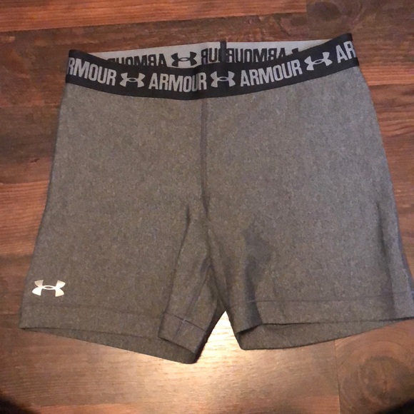 under armour middy shorts